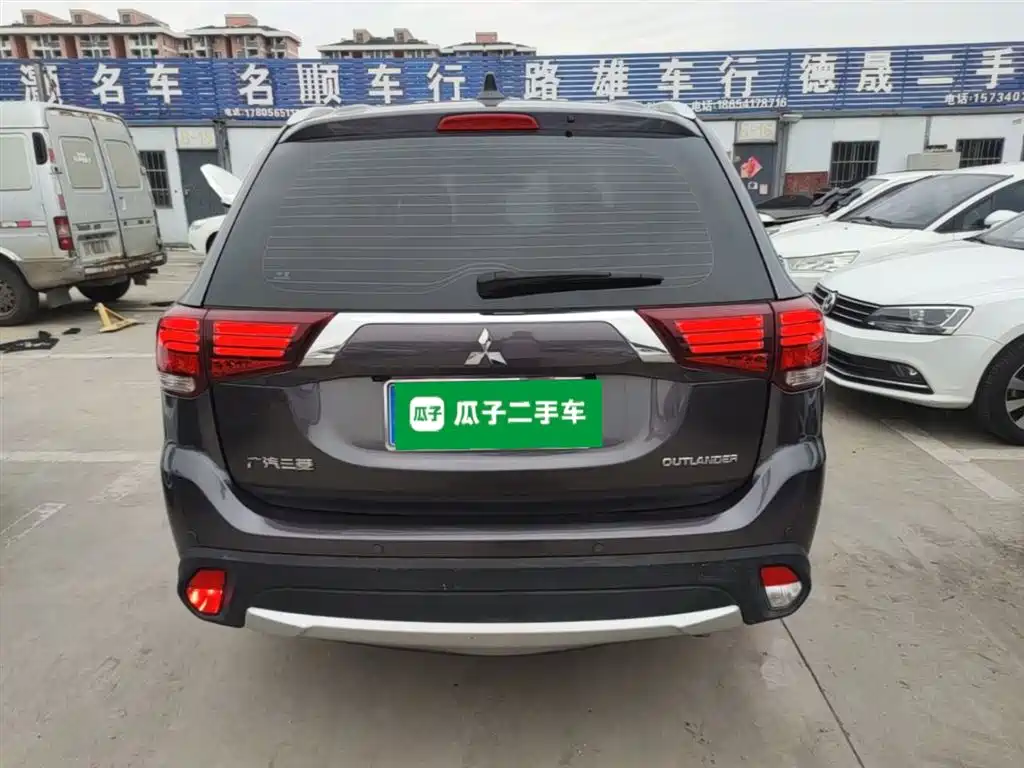 Mitsubishi Outlander 2018 — фото 6