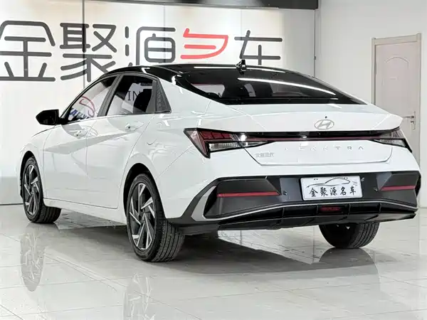Hyundai Elantra 2023