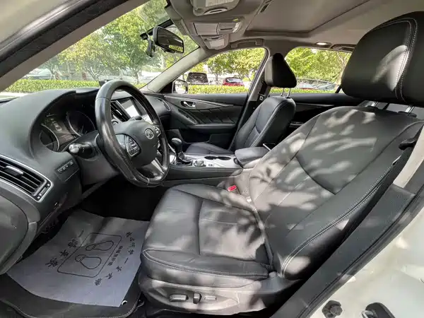 Infiniti Q50L 2015