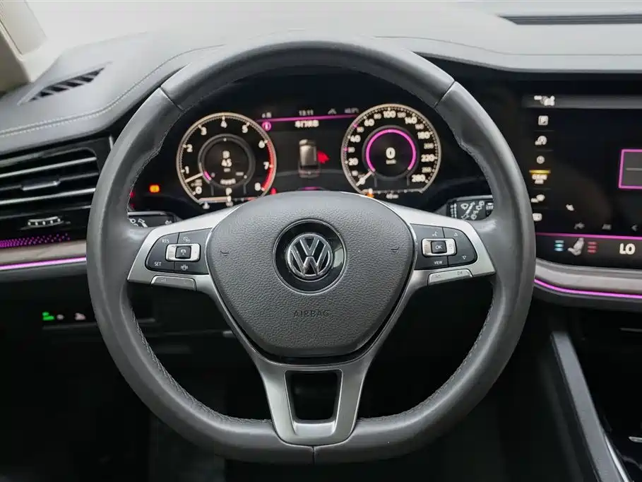 Volkswagen Touareg 2020 — фото 11