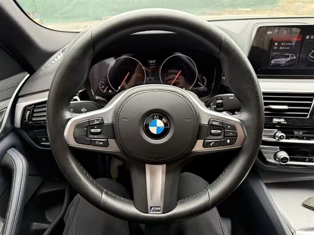 BMW 5 Series 2019 — фото 3