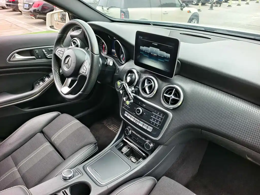 Mercedes-Benz A-Class 2018 — фото 17