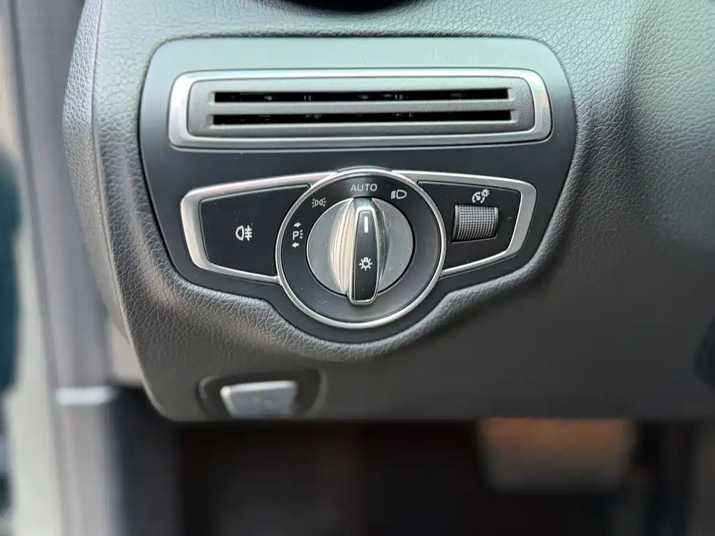 Mercedes-Benz C-Class 2020 — фото 10