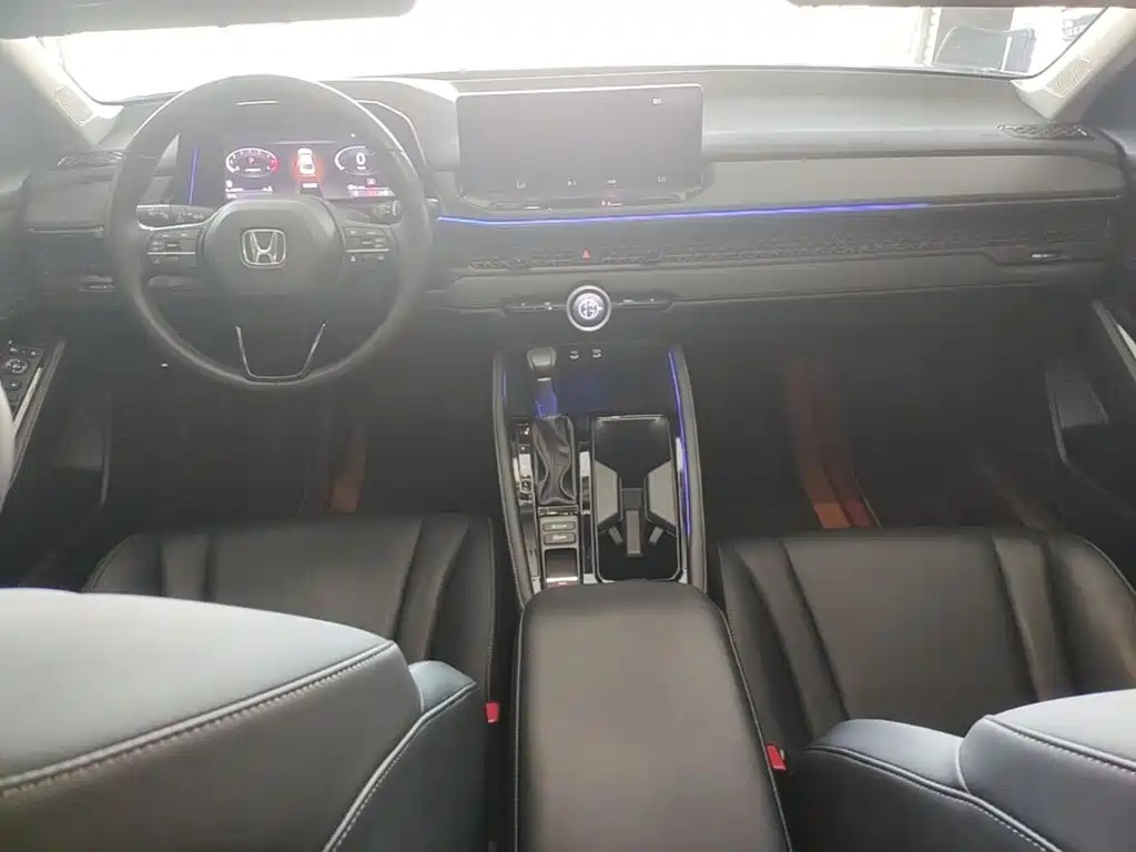 Honda Accord 2023 — фото 10