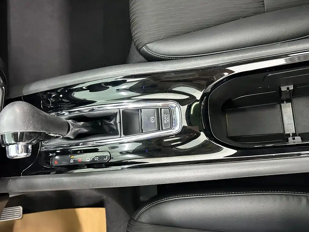 Honda Vezel 2022 — фото 14