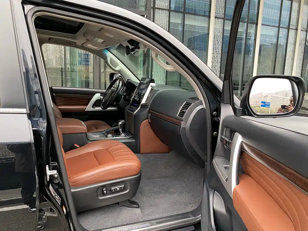 Toyota Land Cruiser 2019 — фото 17