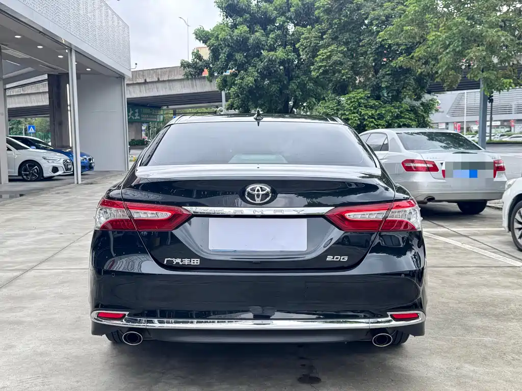 Toyota Camry 2023 — фото 14