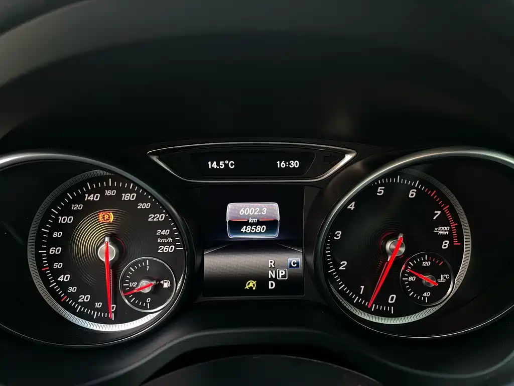 Mercedes-Benz GLA 2018 — фото 16