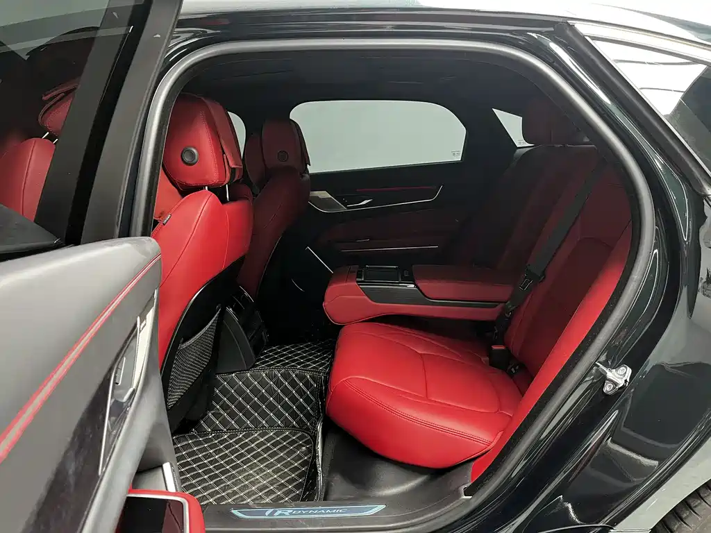 Jaguar XFL 2024 — фото 16