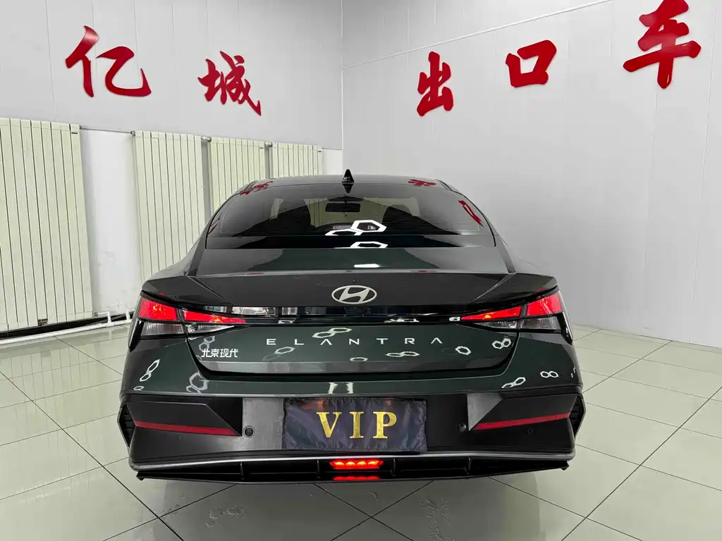 Hyundai Elantra 2024