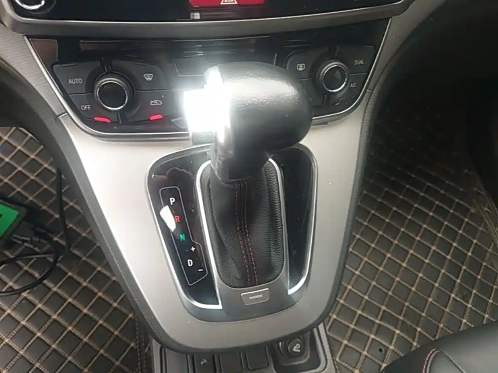 Haval M6 2018 — фото 14