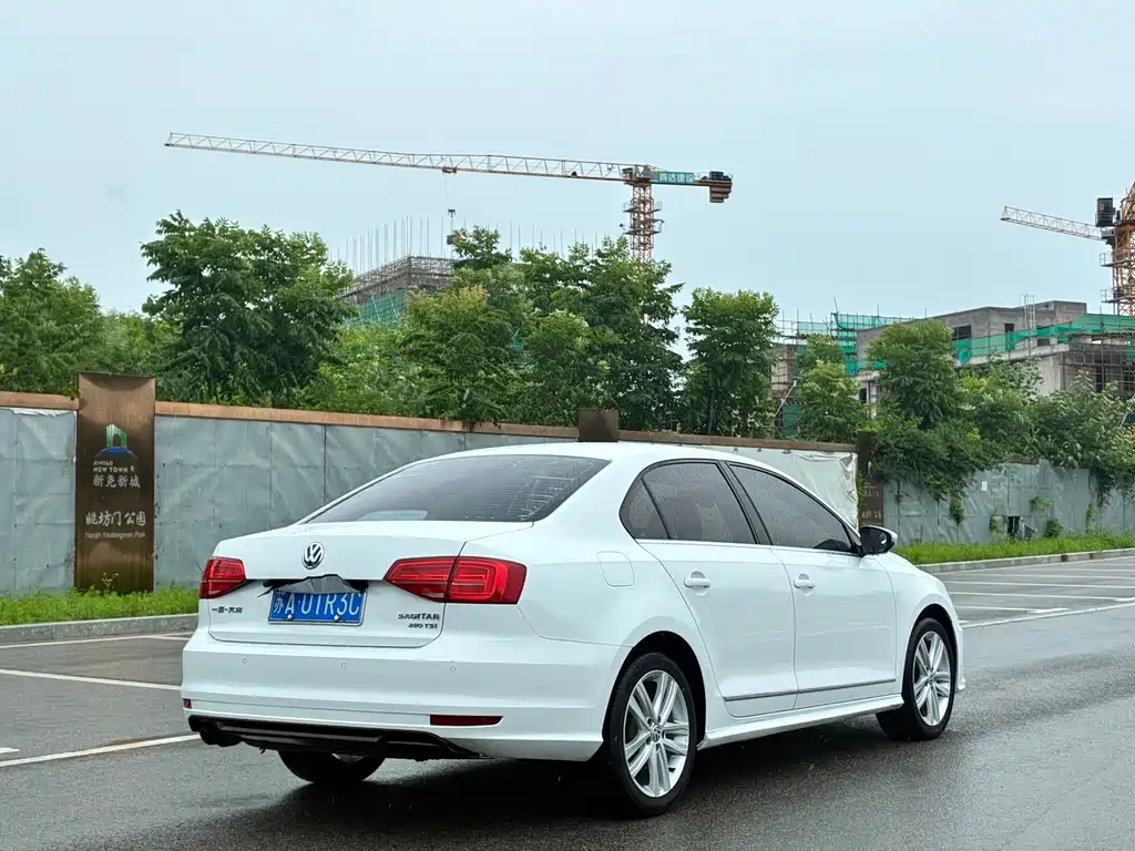 Volkswagen Sagitar 2018