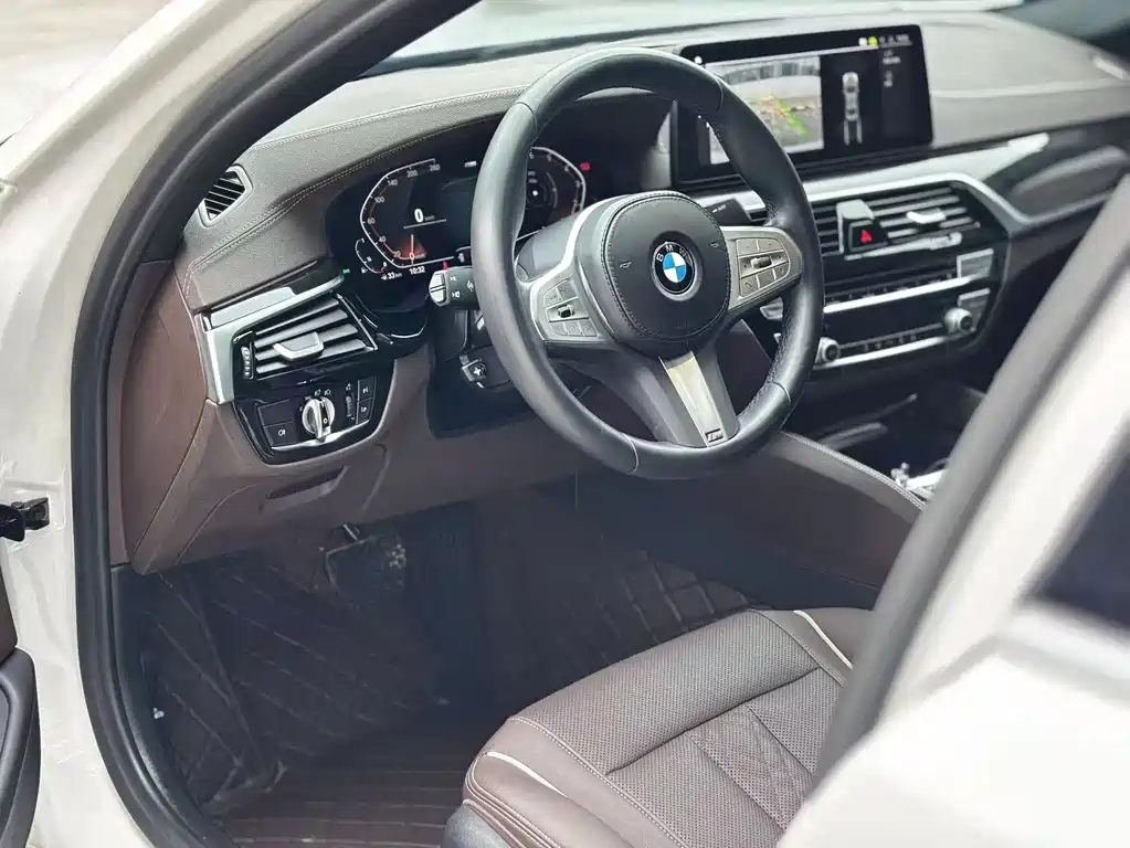 BMW 5 Series 2023 — фото 4