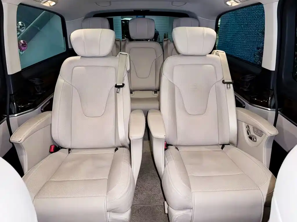 Mercedes-Benz V-Class 2019 — фото 14