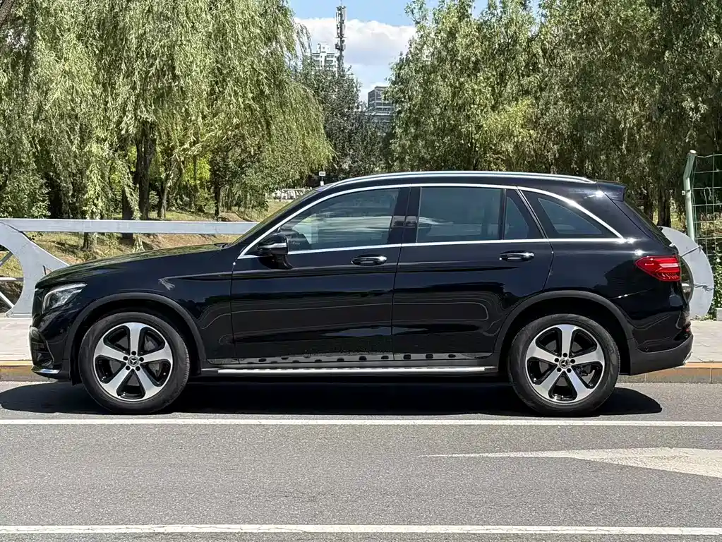 Mercedes-Benz GLC 2018 — фото 14