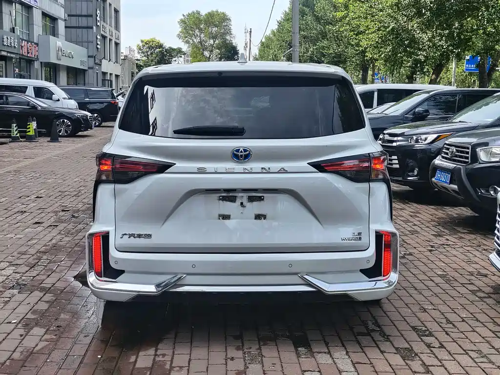 Toyota Sienna 2023