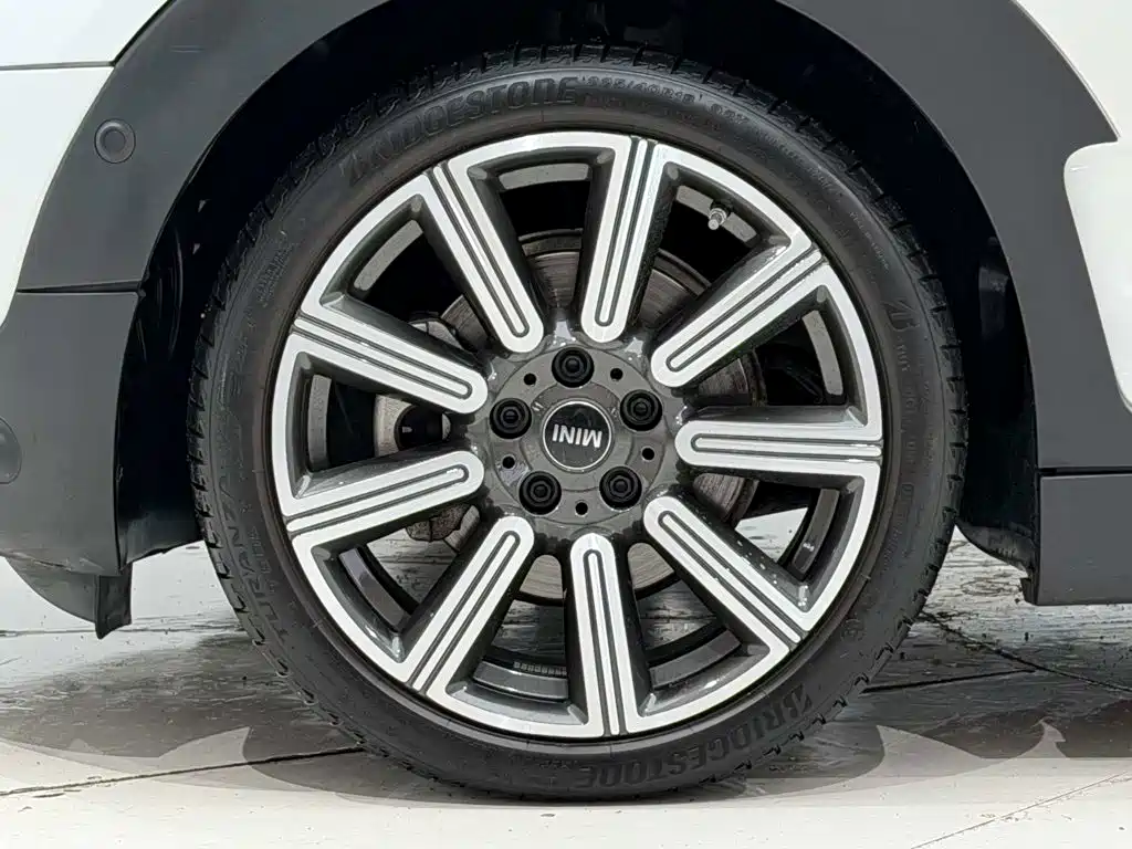 MINI Clubman 2023 — фото 11