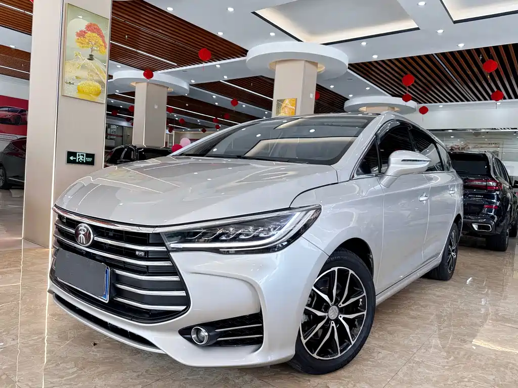 BYD MAX 2018