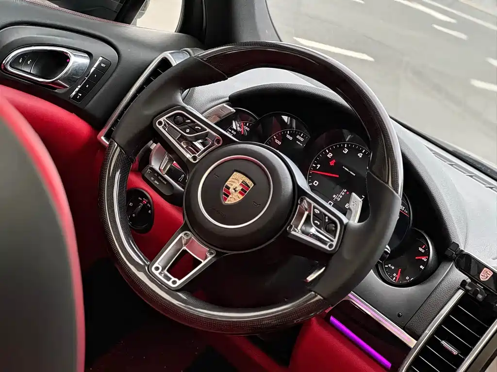 Porsche Cayenne 2013 — фото 14
