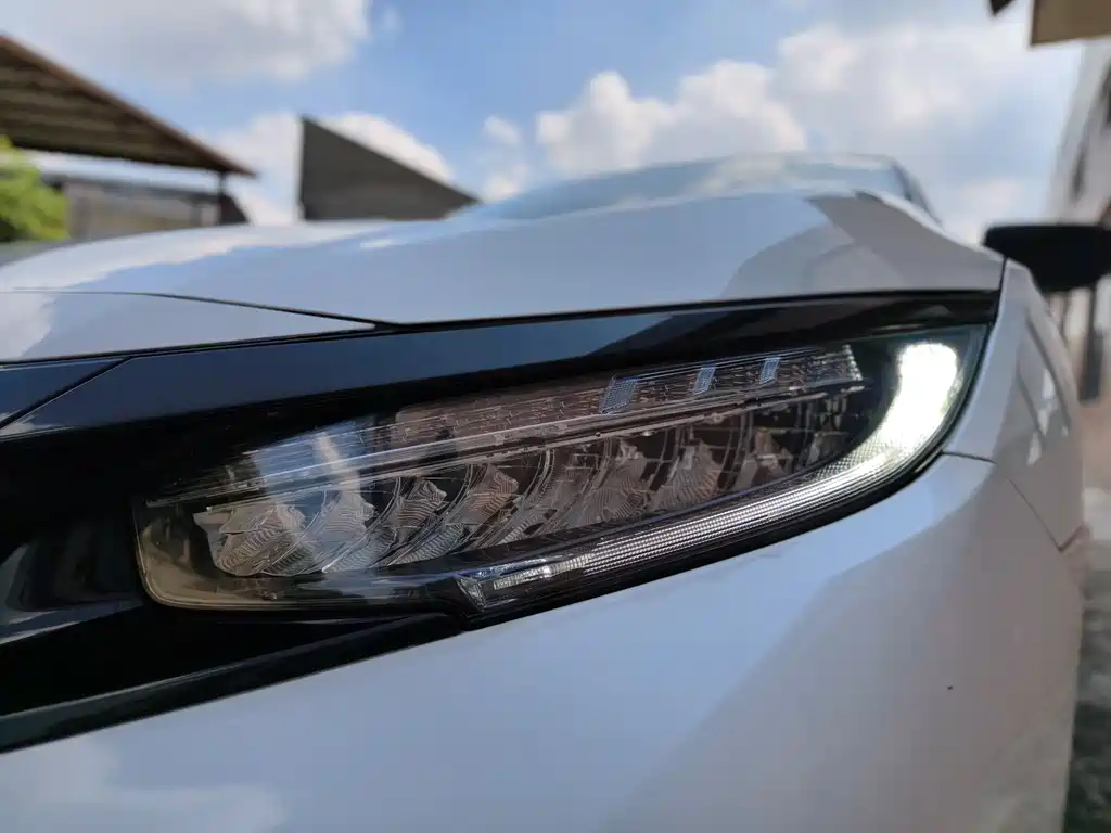 Honda Civic 2020 — фото 16