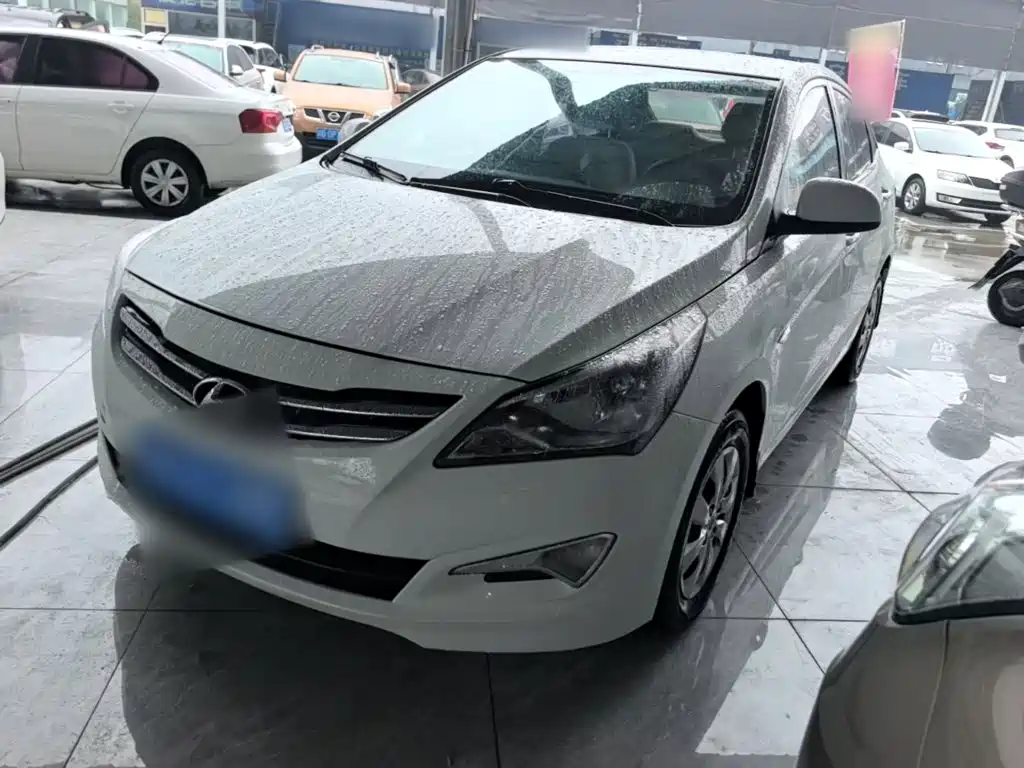 Hyundai Verna 2015 — фото 2