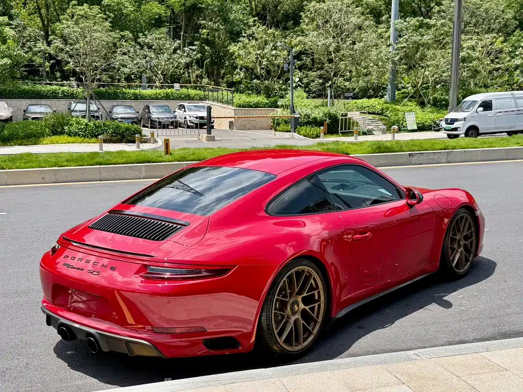 Porsche 911 2018 — фото 4