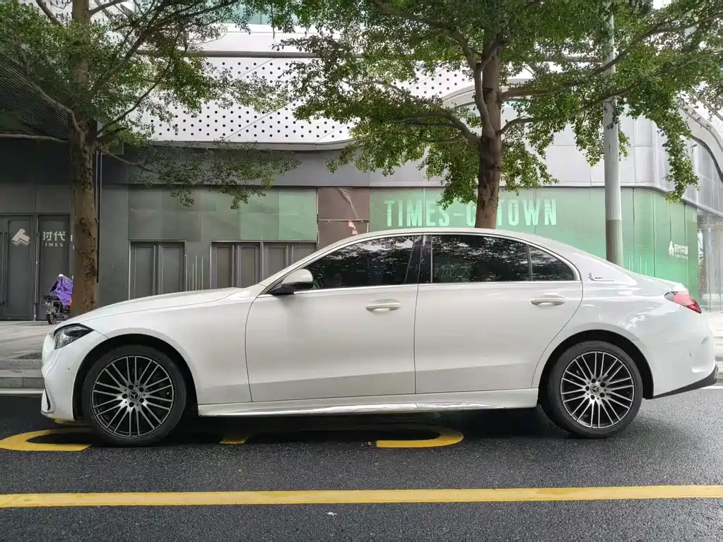 Mercedes-Benz C-Class 2022 — фото 11