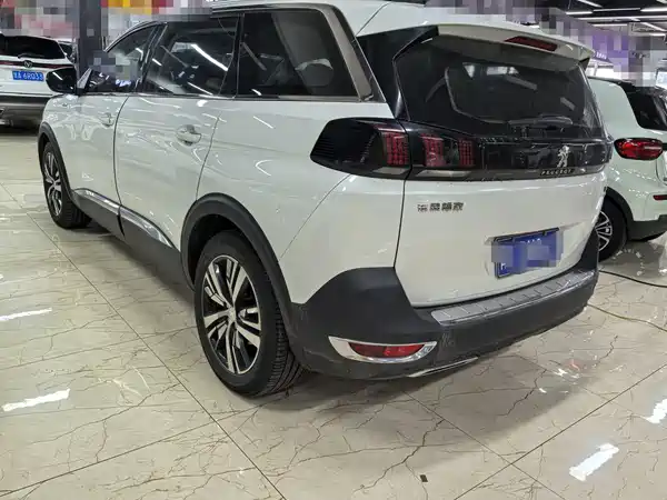 Peugeot 5008 2017