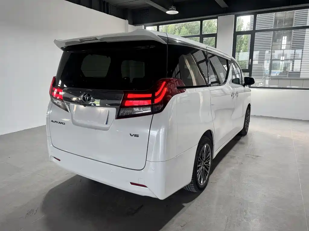 Toyota Alphard 2017 — фото 5