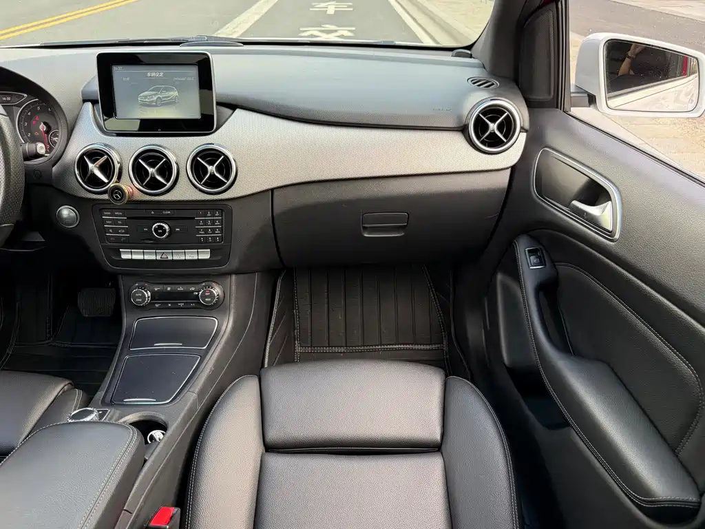 Mercedes-Benz B-Class 2016 — фото 14