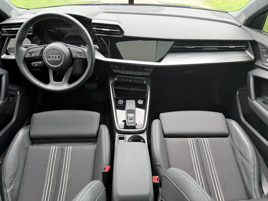 Audi A3 2023 — фото 23