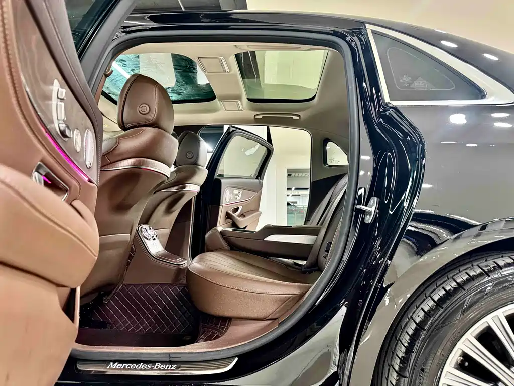Mercedes-Benz E-Class 2022
