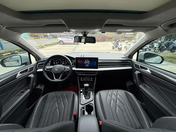 Volkswagen Tiguan L 2023