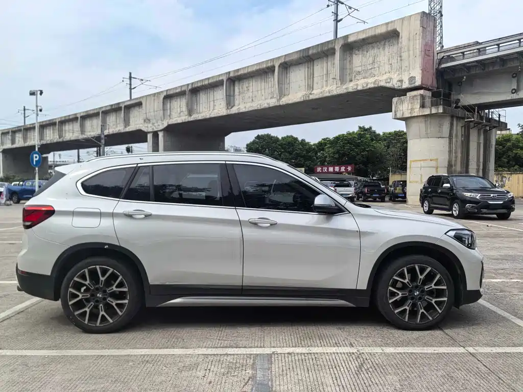BMW X1 2022 — фото 4