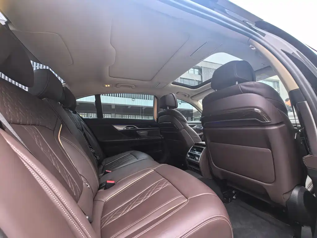 BMW 7 Series 2020 — фото 15