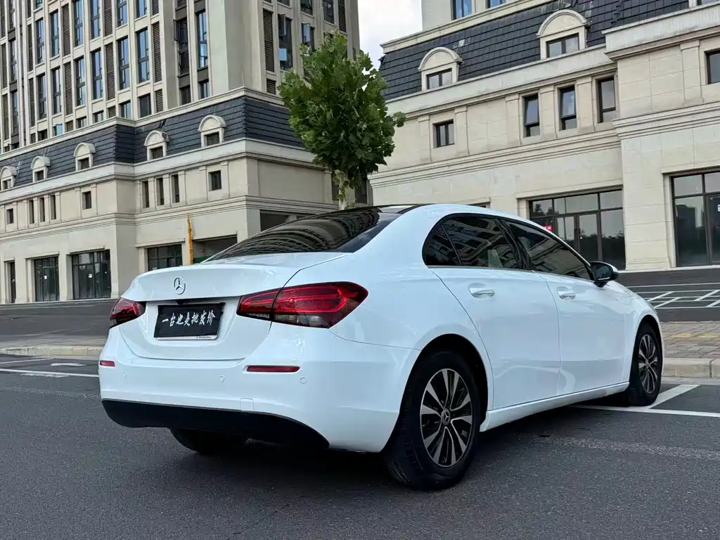 Mercedes-Benz A-Class 2019 — фото 14