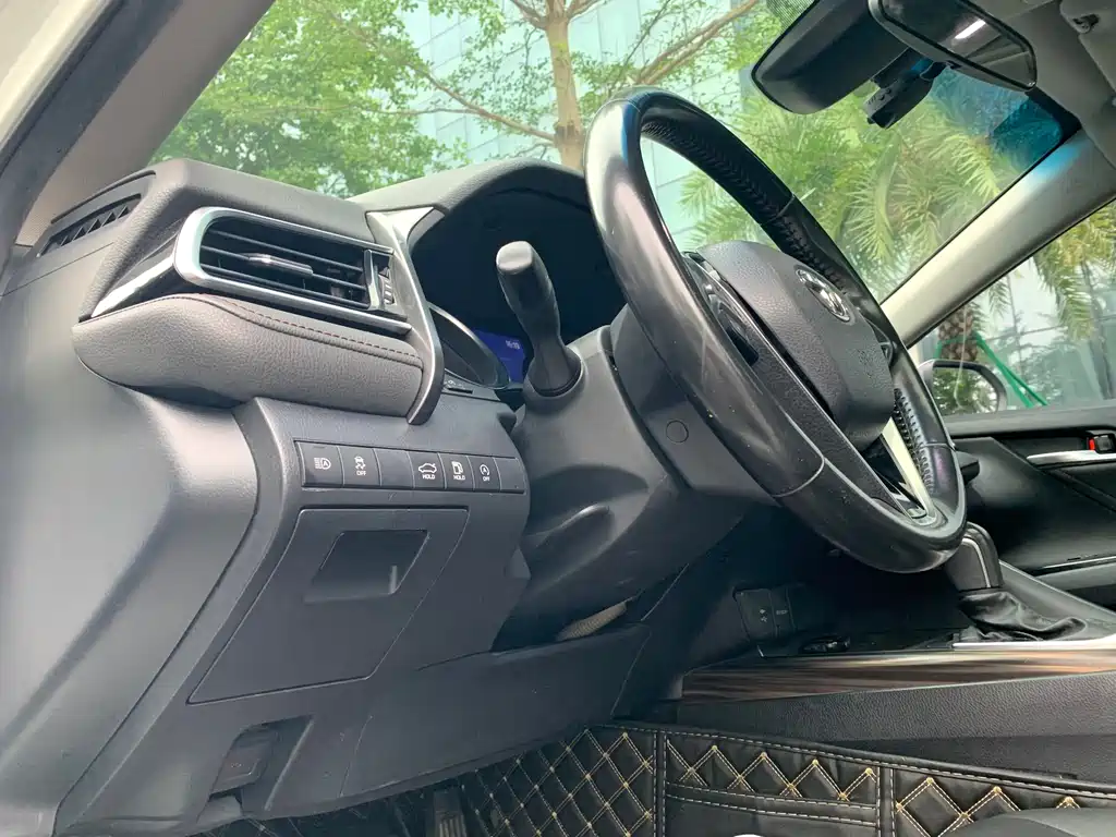 Toyota Camry 2020 — фото 10