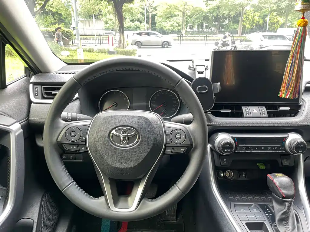 Toyota Wildlander 2023 — фото 13