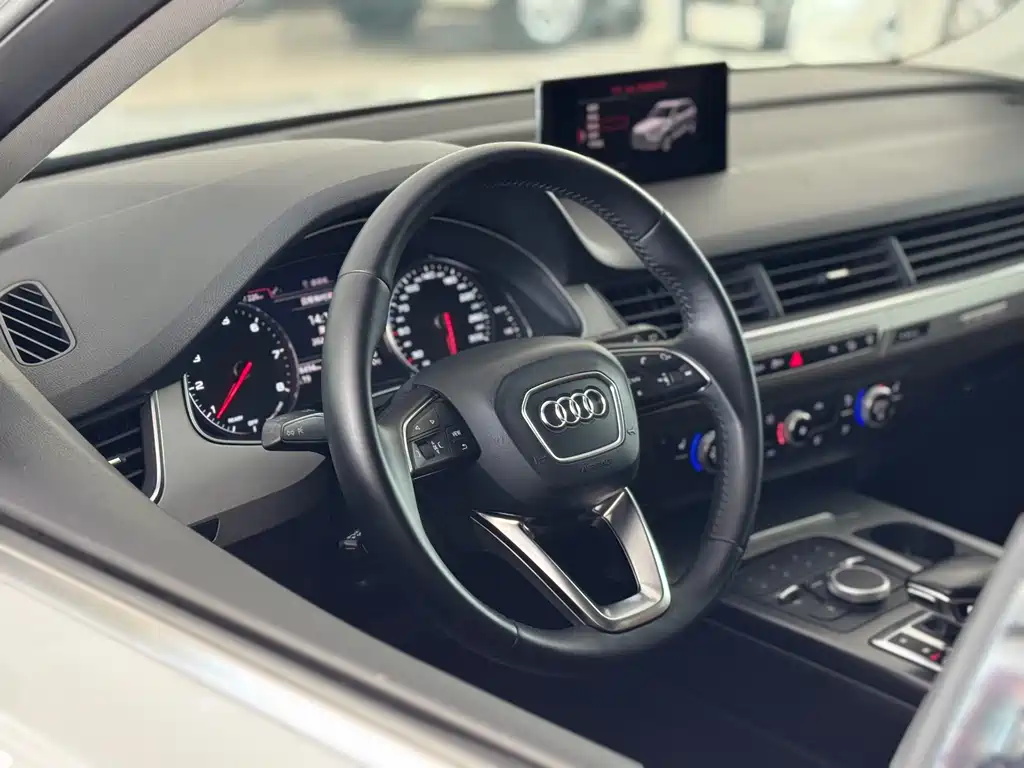 Audi Q7 2019 — фото 8
