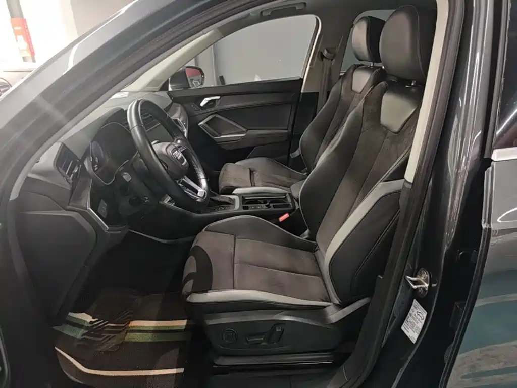 Audi Q3 2020 — фото 15