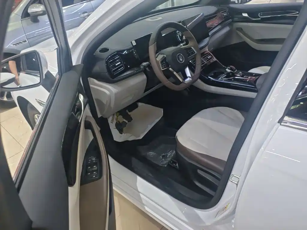 BYD Qin PLUS 2025 — фото 16