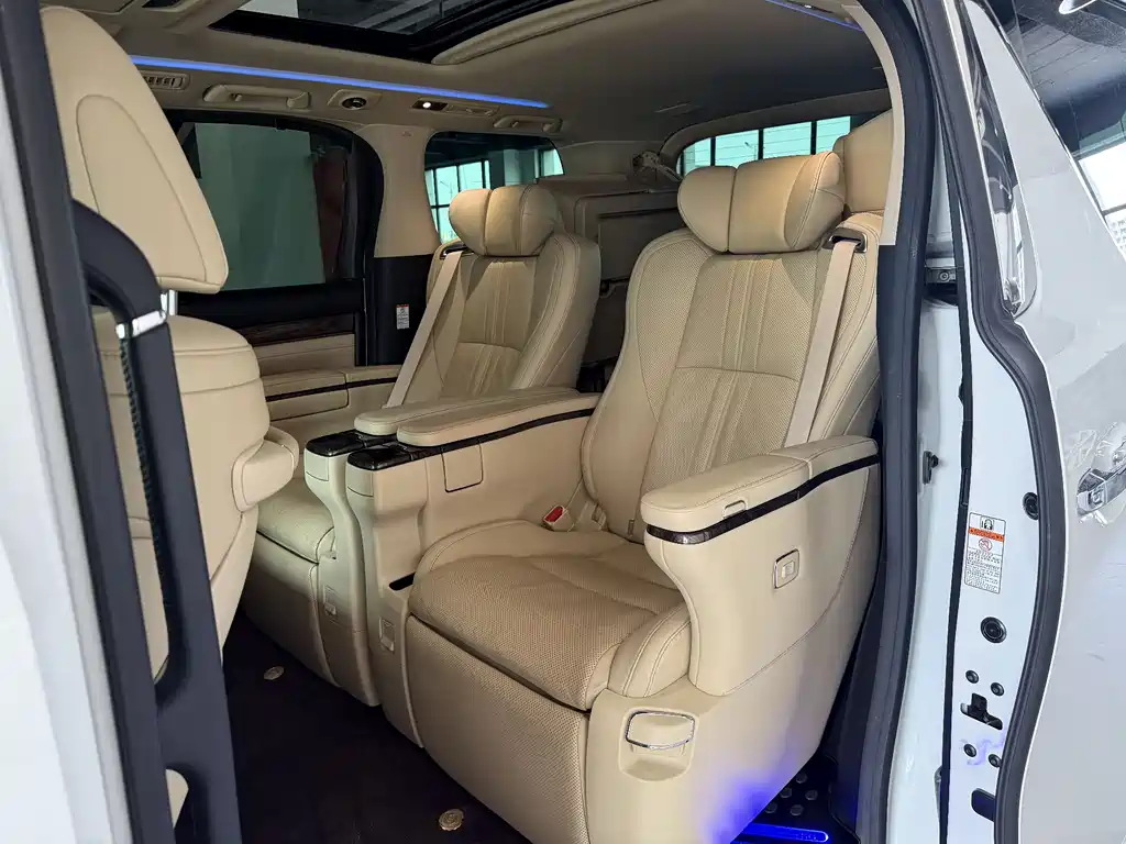 Toyota Vellfire 2021 — фото 8