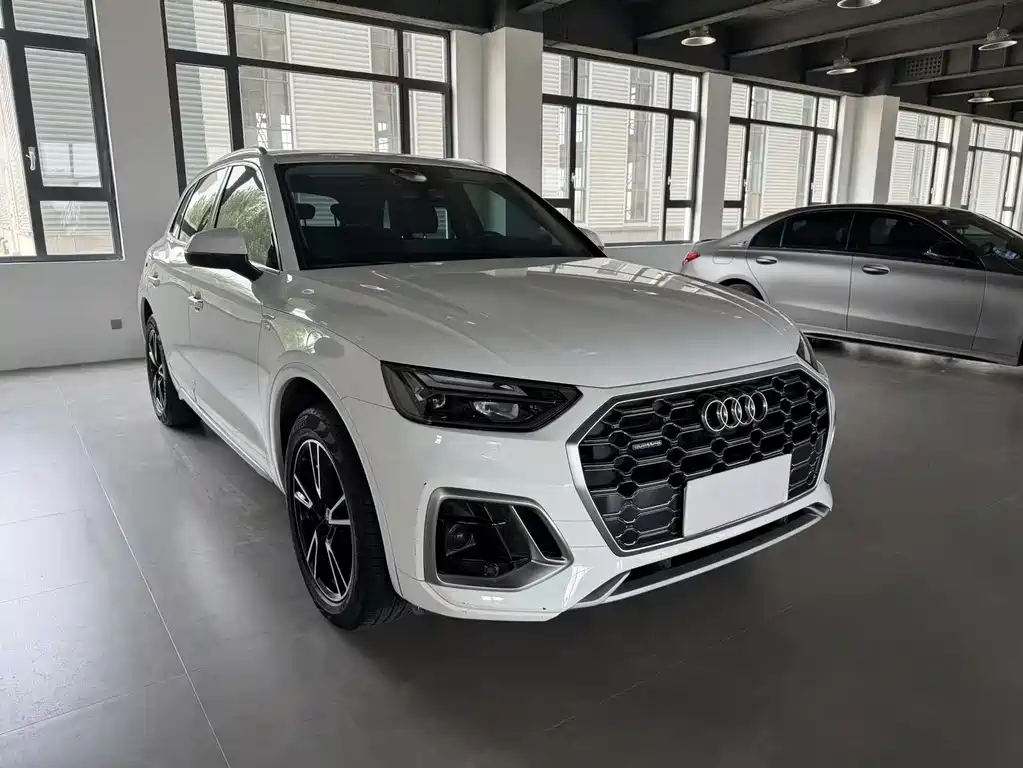 Audi Q5L 2022 — фото 6