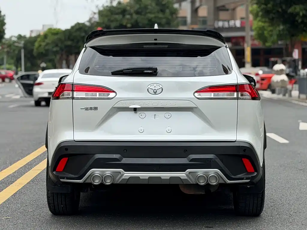 Toyota Corolla Cross 2022 — фото 12