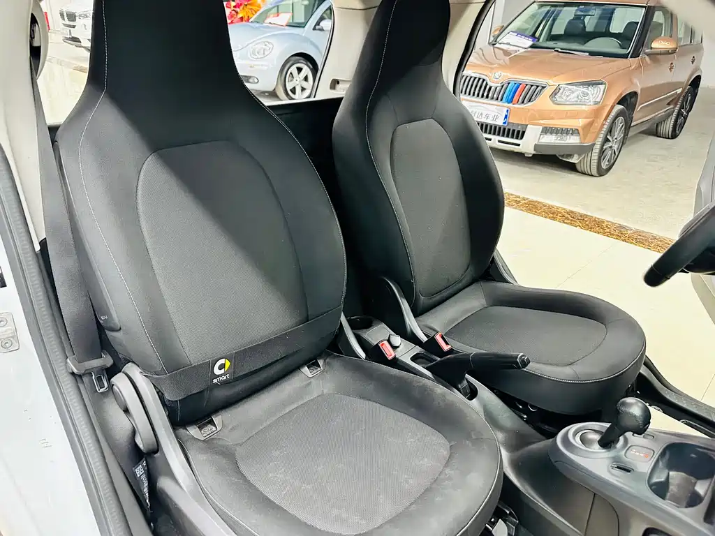 smart Fortwo 2018 — фото 22