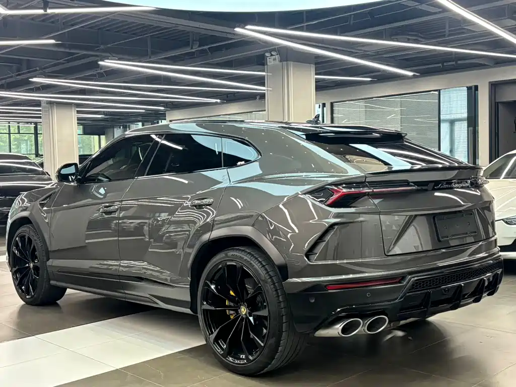 Lamborghini Urus 2023 — фото 4