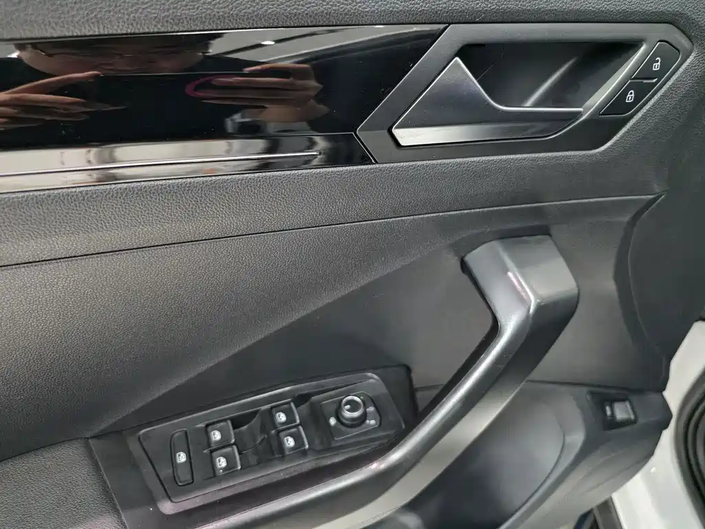 Volkswagen T-Roc 2019