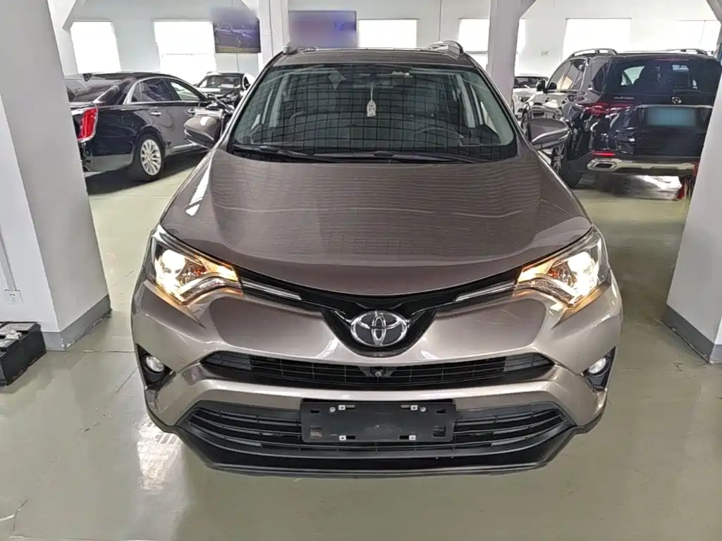 Toyota RAV4 2019 — фото 3