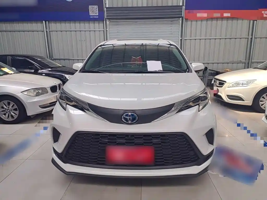 Toyota Granvia 2024