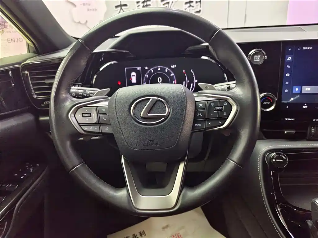 Lexus NX 2023 — фото 11